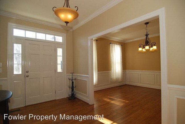 Building Photo - 111 Winding Oak Way