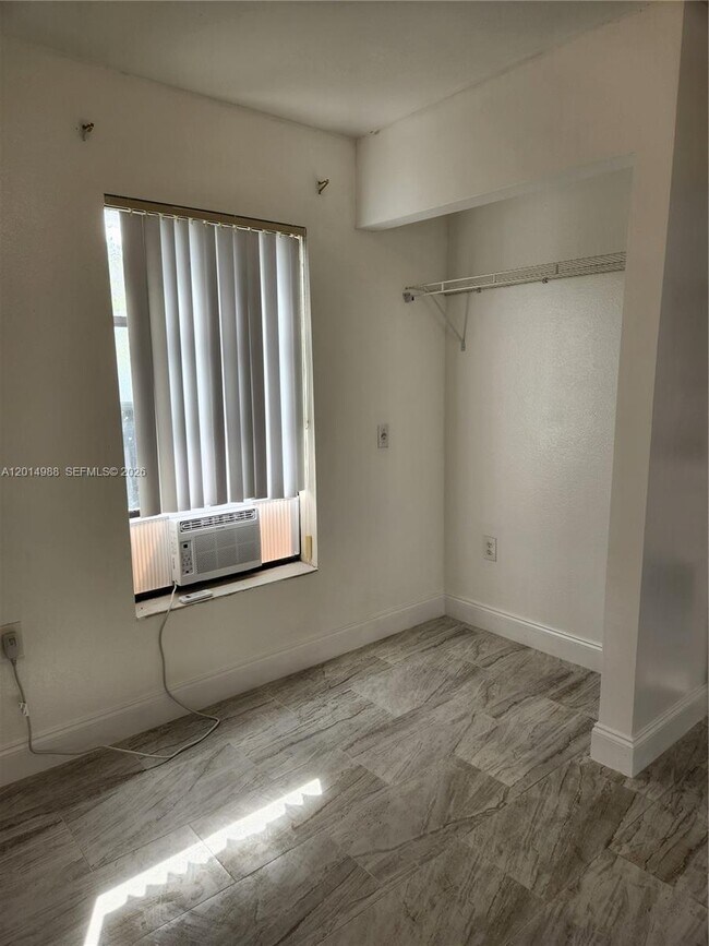 Foto del edificio - 10332 SW 211 St
