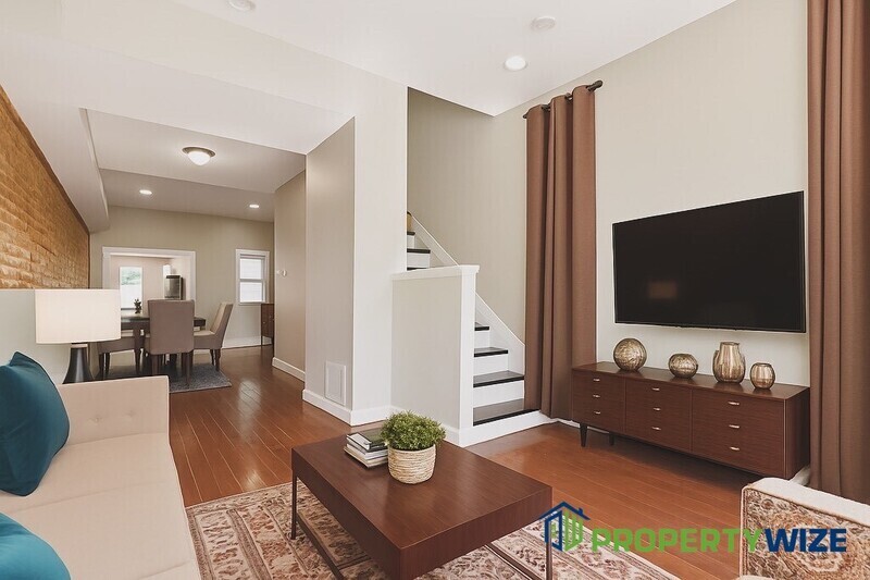 Primary Photo - 1414 N Bond St