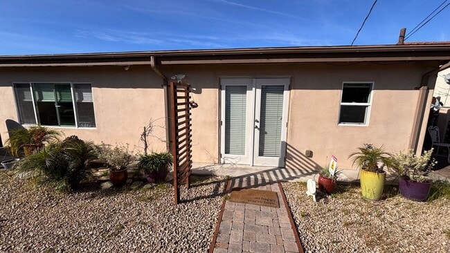 Building Photo - Charming 1 bed/1 bath ADU Studio in Upper Seaside