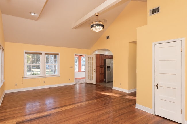 Foto del edificio - 418 Vancouver St