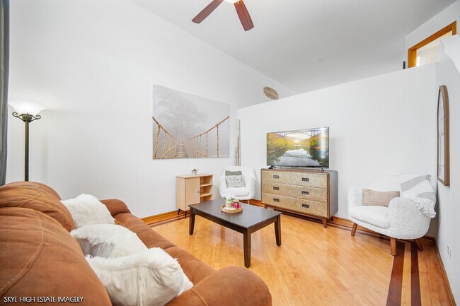 Foto del edificio - 632 Spring Leaf Dr