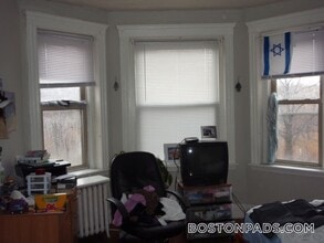 Building Photo - 55 Park Dr