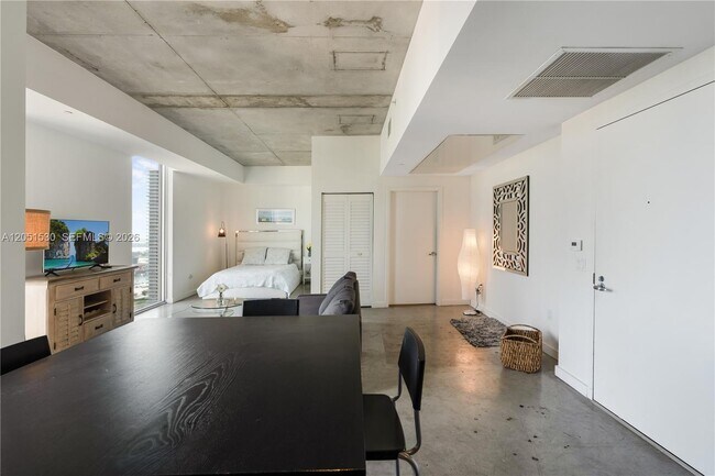 Foto del edificio - 151 SE 1st St