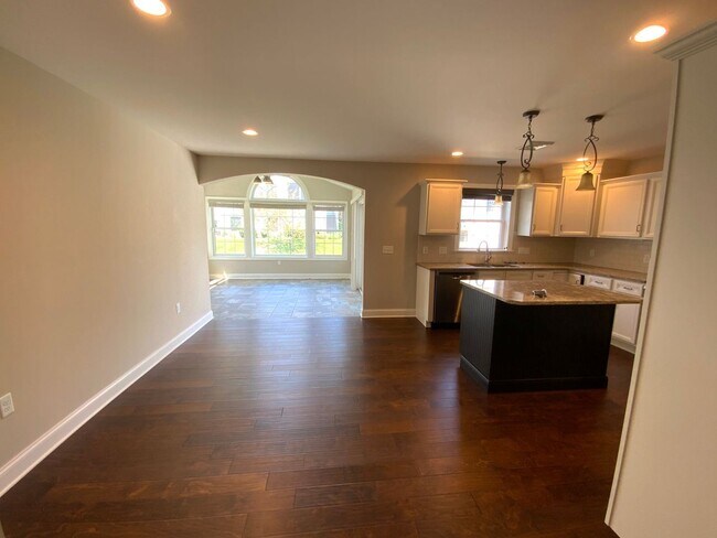 Building Photo - 3 br, 2.5 bath House - 1365 WORTHINGTON DR