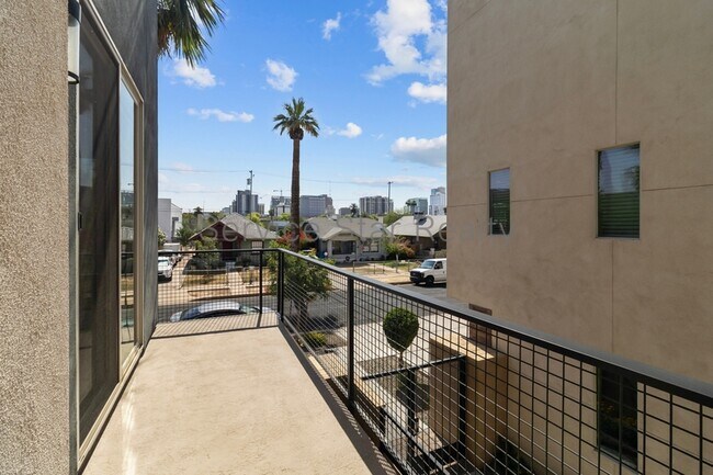 Foto del edificio - 820 N 8th Ave