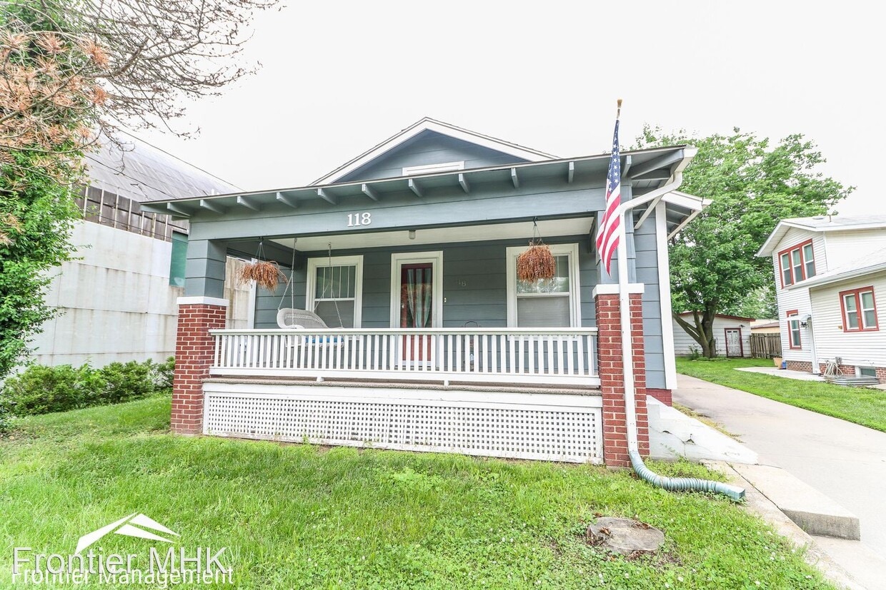 Primary Photo - 4 br, 2 bath House - 118 S Manhattan Ave.