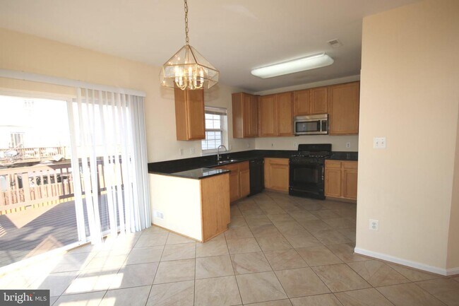 Building Photo - 45426 Clarks Crossing Square