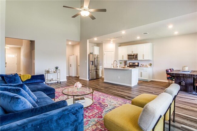 Foto del edificio - 1341 Ivy Arbor Ln