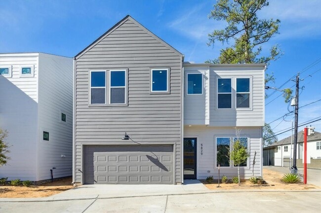 Building Photo - 5817 Mansfield St