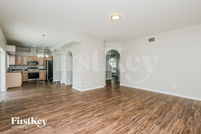 Foto del edificio - 4925 Woodmere Rd