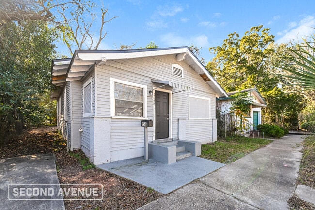 Building Photo - 1548 W 23rd St