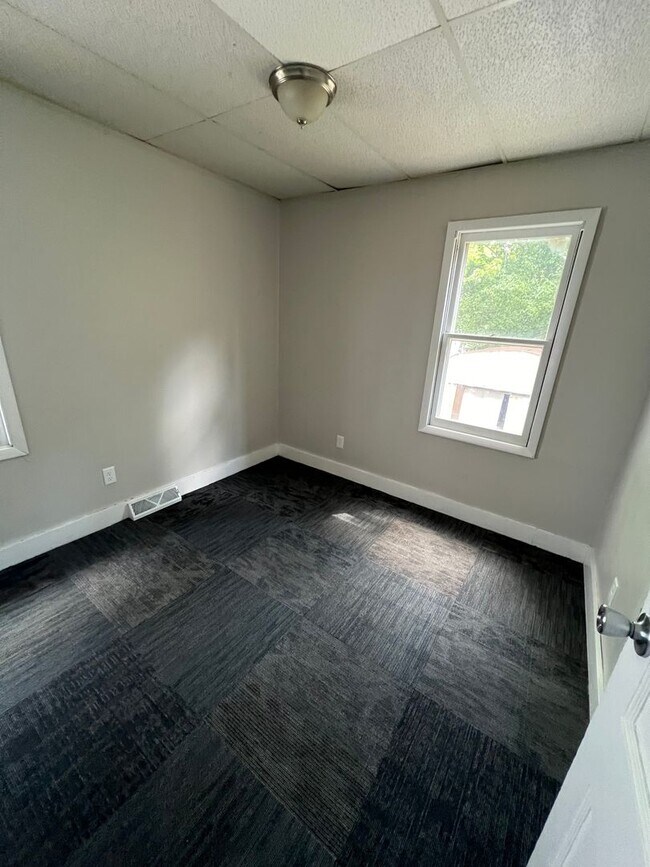 Building Photo - Introducing our newly remodeled 2 Bed 1 Ba...
