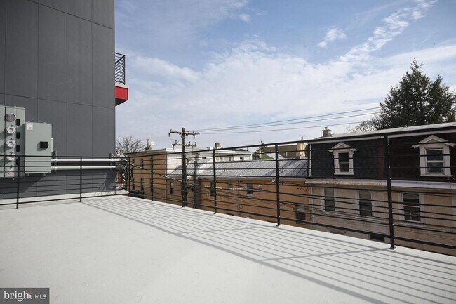 Foto del edificio - 6162 Ridge Ave