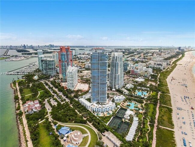 Foto del edificio - 100 South Pointe Dr