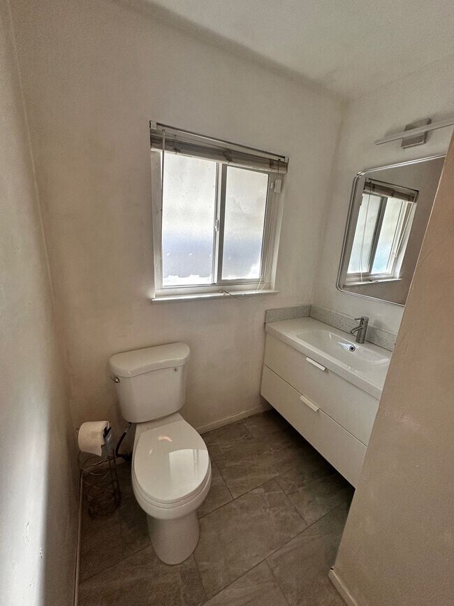 Foto del edificio - Well Located Home Near The University of T...