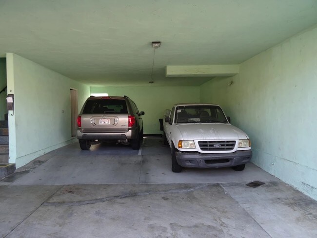 Building Photo - 359 Brightwood Ave