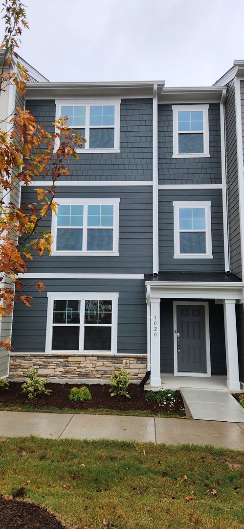 Foto del edificio - New 3 Story townhome