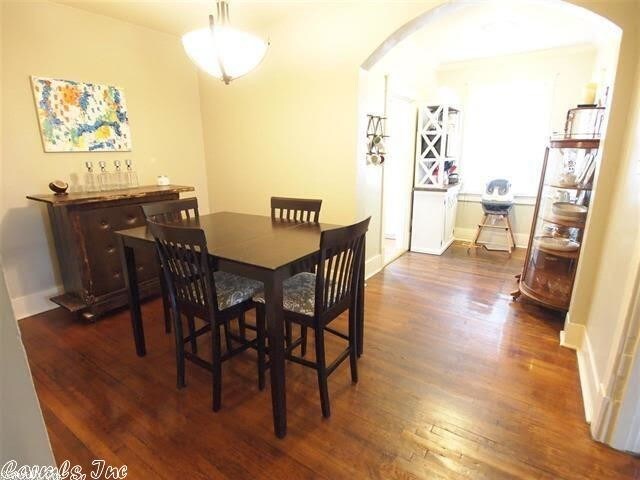 Foto del edificio - 220 S Brown St