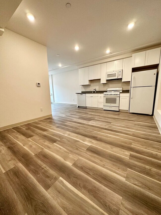 Foto del edificio - 1780 McKinnon Ave,