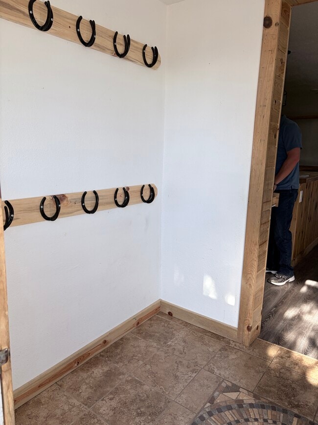 Building Photo - 010