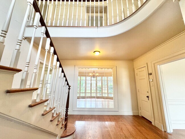 Foto del edificio - 2245 W Oak St