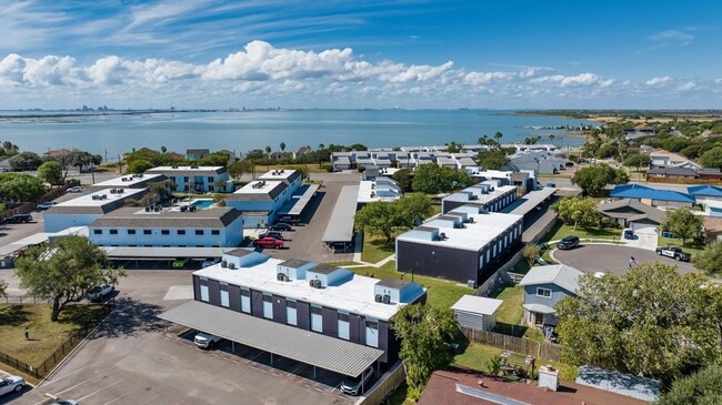 Building Photo - TXLSS Lux Seaside