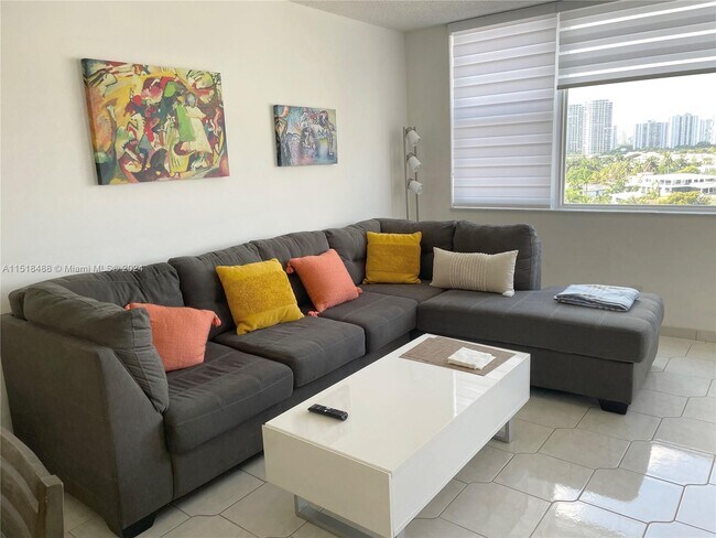 Building Photo - 3180 S Ocean Dr