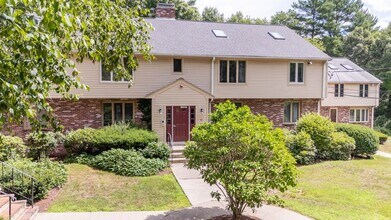 Building Photo - 46 Pinebrook Ln