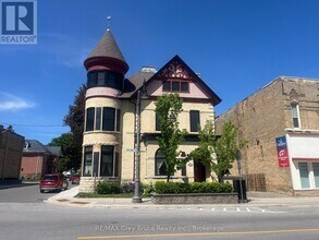 Building Photo - 106 1st Ave S