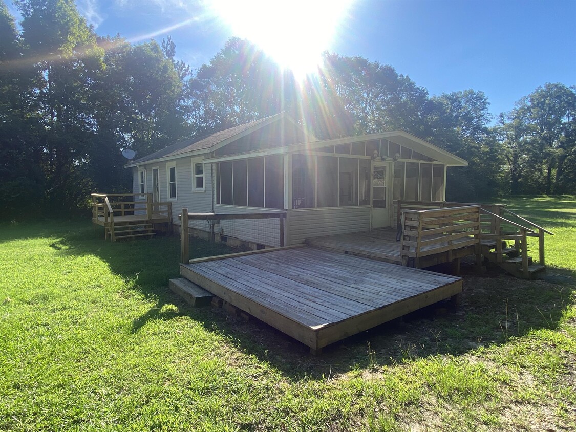 Primary Photo - 120 Blue Jay Rd
