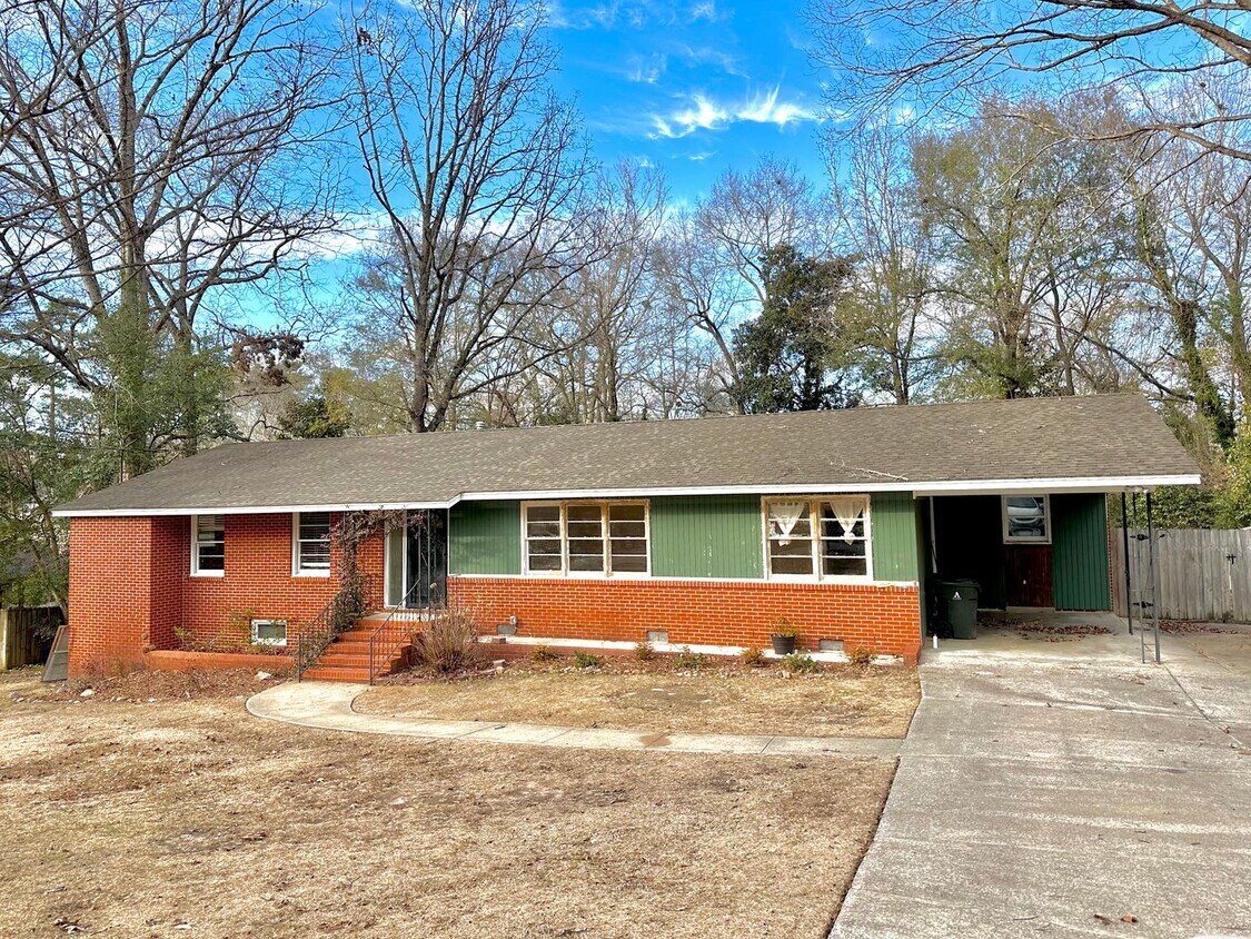 Primary Photo - Cute one level home inside the Loop