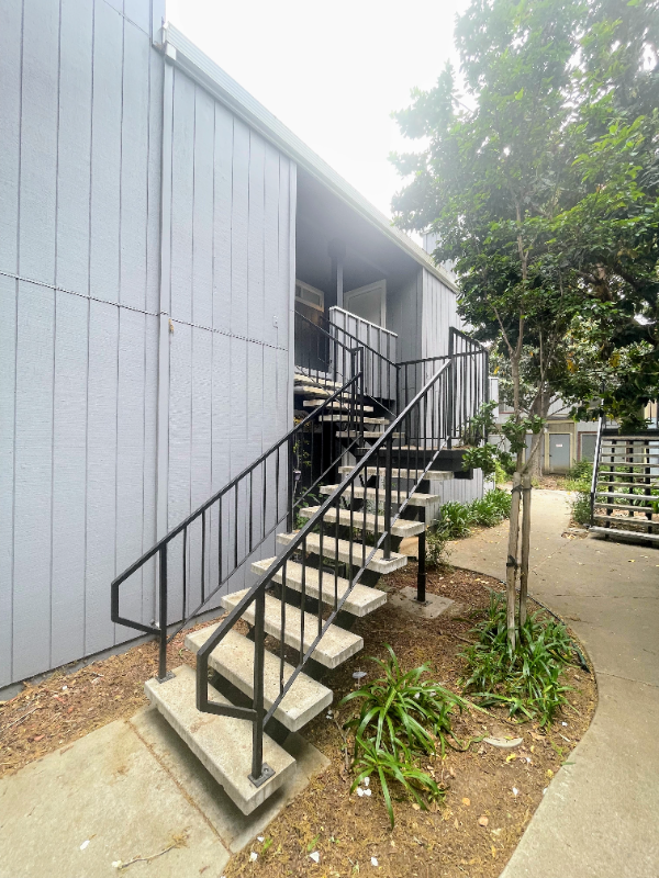 Building Photo - 110 Rancho Dr