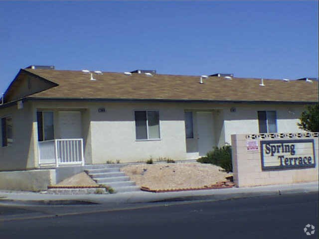 Foto del edificio - 3869 Soda Springs Dr