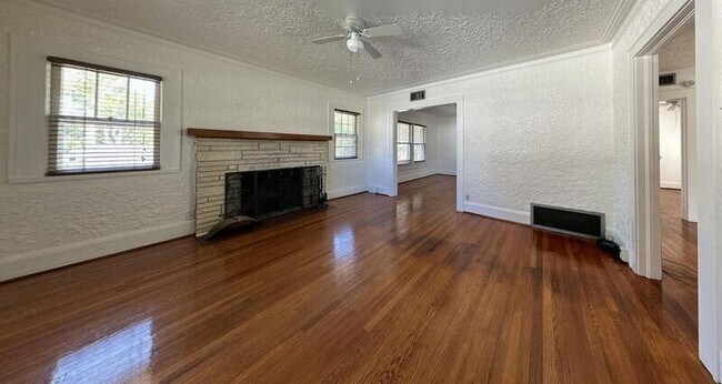 Foto del edificio - 1013 23rd St W