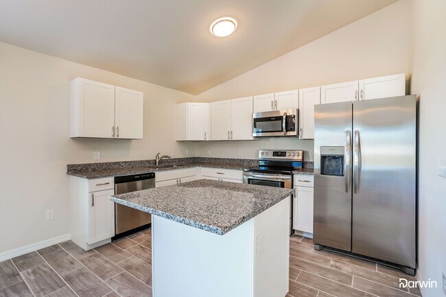 Building Photo - 911 NE 9th Street, CAPE CORAL, FL 33909