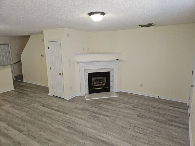 Foto del edificio - 2225 Violet Bluff Ct