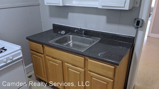 Foto del edificio - 3 br, 1 bath House - 815 Newton Ave