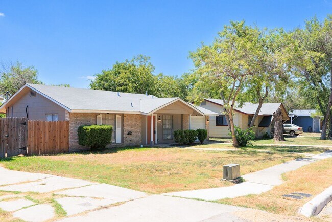 Foto del edificio - 3 bedroom 2 bath home Near SAMMC, Ft. Sam ...