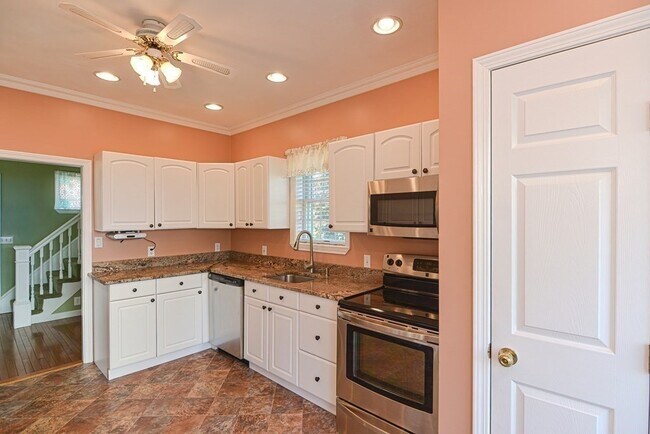 Building Photo - 91 Hamden Cir