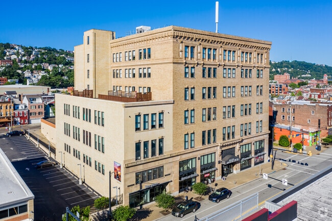 Building Photo - Brix at 26