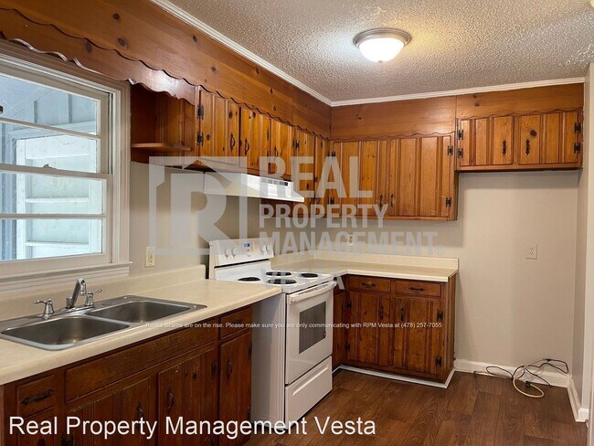 Building Photo - 3 br, 1 bath House - 1835 Canterbury Road