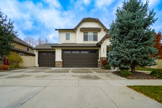 Building Photo - 2303 E Fratello St