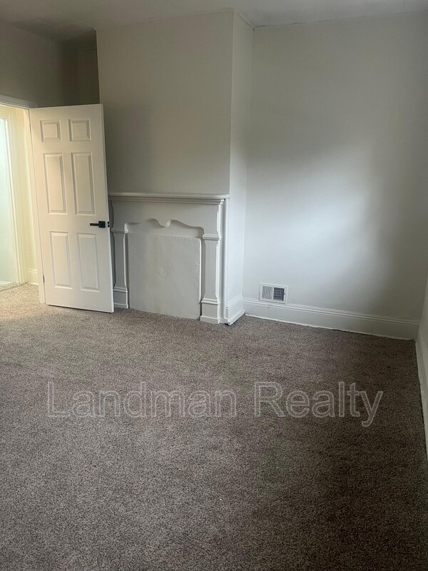 Foto del edificio - 2917 Shadeland Ave