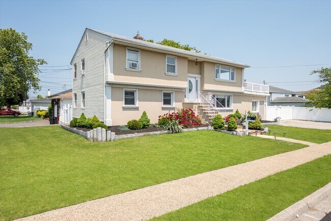 Foto del edificio - 2737 Boundary Rd