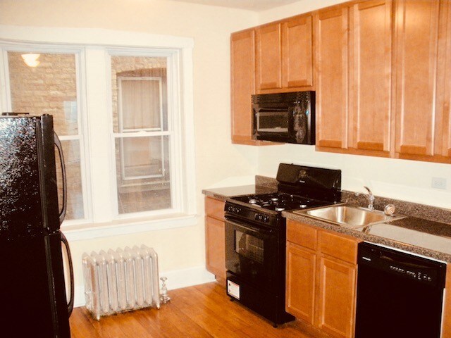 Primary Photo - 4202 N Kimball Ave