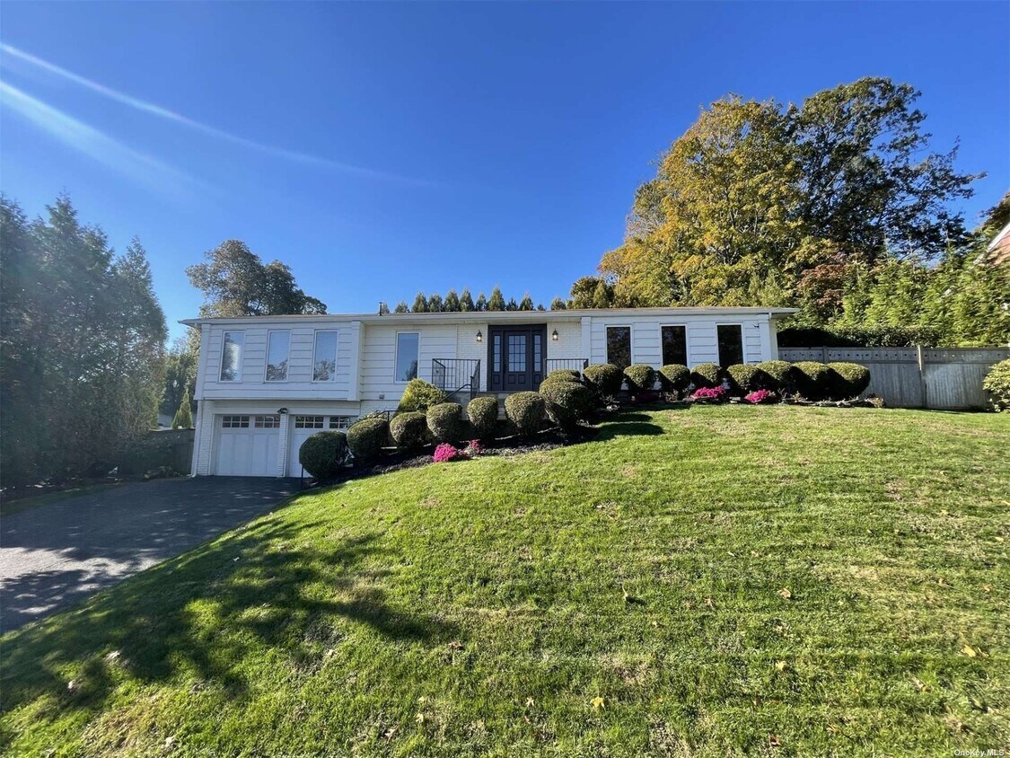 45 Harbor Park Dr, Centerport, NY 11721 House Rental in Centerport