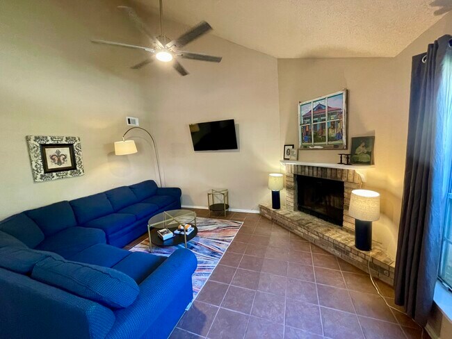 Completamente amueblado - 716 Heavens Dr