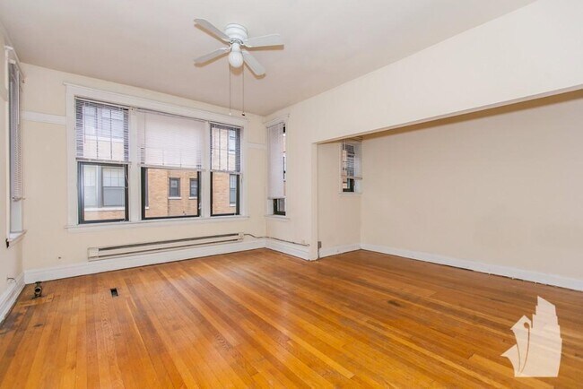 Foto del edificio - 725 W Barry Ave