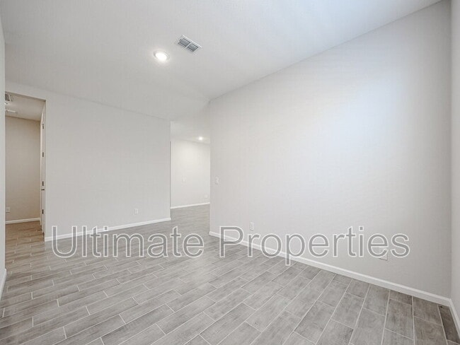 Building Photo - 17986 Avenida del Sol W